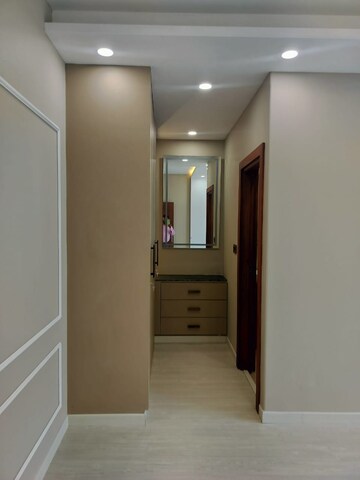 Room in 3 BHK Builder Floor at Vipul World Floors, Sector 48 – for Rent