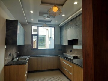 Kitchen in 3 BHK Builder Floor at Vipul World Floors, Sector 48 – for Rent