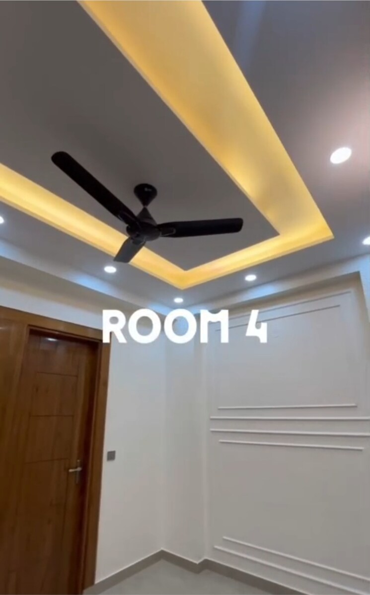 Room, vaishali extension 4 Bedroom 153 Sq.Yd. Builder Floor In Vaishali Extension Ghaziabad 8600650