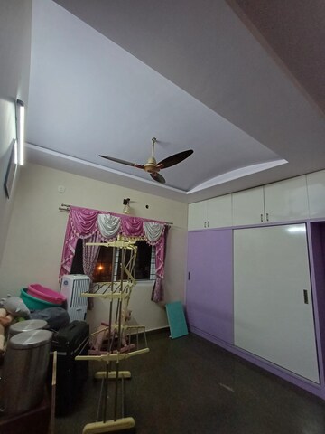 Room in 2 BHK Builder Floor at Amrutahalli – for Sale
