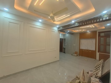 Room in 3 BHK Apartment at Sector 7 Dwarka – for Sale