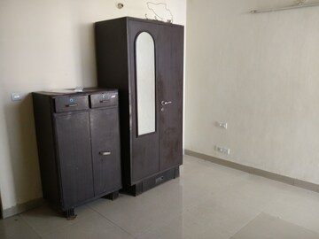 Furnished Amenities in 2 BHK Apartment at Omaxe Heights, Sector 86 – for Rent