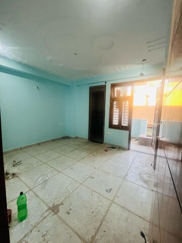 Room in 2 BHK Builder Floor at Sector 46 – for Rent