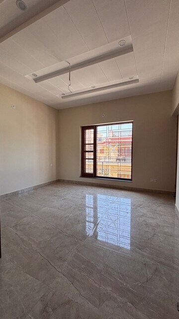 Room in 4 BHK Independent House at Panditwari – for Sale