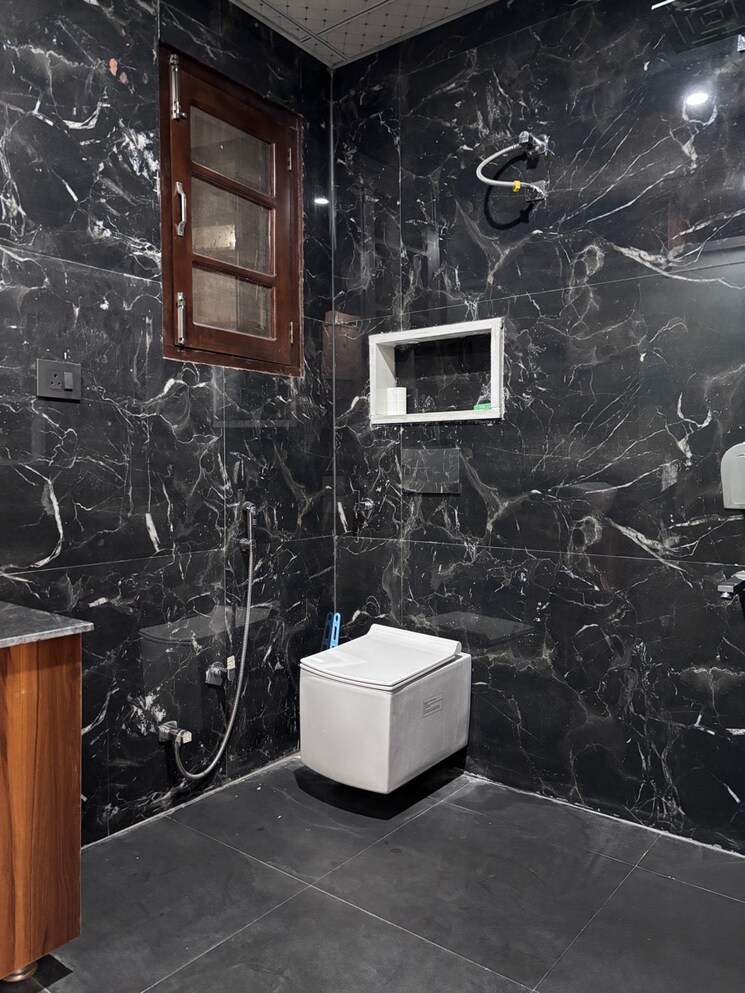 Bathroom, vijay park 3 Bedroom 1800 Sq.Ft. Builder Floor In Vijay Park Dehradun 8189693