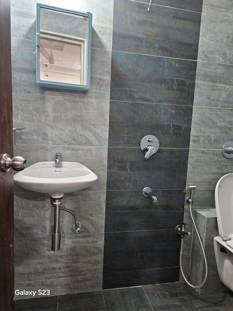 Bathroom, satyam-chs-kharghar-sector-10 2 Bedroom 1000 Sq.Ft. Apartment In Kharghar Sector 10 Navi Mumbai 8600869