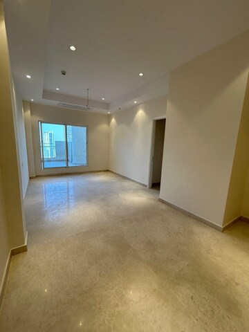 Room in 3 BHK Apartment at Indiabulls Sky Forest, Lower Parel – for Rent