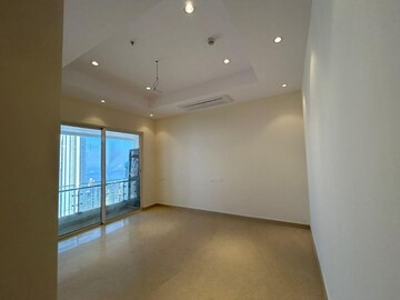 Room in 3 BHK Apartment at Indiabulls Sky Forest, Lower Parel – for Rent
