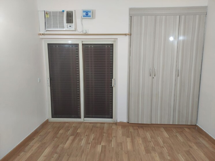 Room, puri-aman-vilas 3 Bedroom 265 Sq.Yd. Builder Floor In Sector 89 Faridabad 8600920