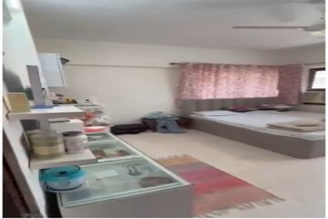 Bedroom in 2 BHK Apartment at Juhu – for Rent
