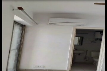 Room in 3 BHK Apartment at Eros Sampoornam, Sector 2 Greater Noida – for Sale