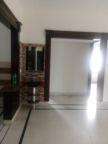  3 BHK Builder Floor at Sector 18 – for Rent