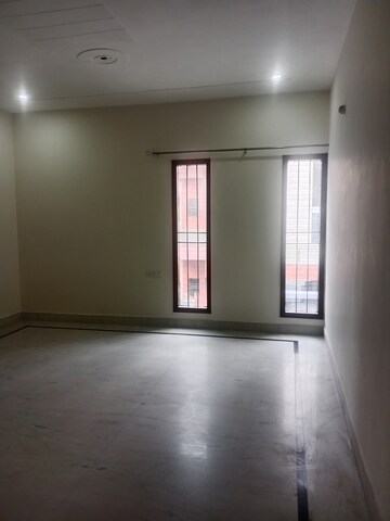 3 BHK Builder Floor For Rent in Sector 18