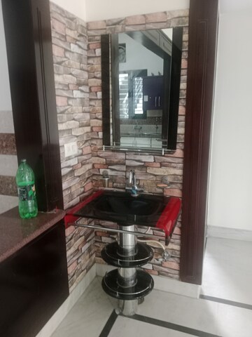  3 BHK Builder Floor at Sector 18 – for Rent