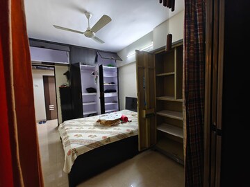 Bedroom in 2 BHK Apartment at Sagar Avenue  II, Santacruz East – for Rent