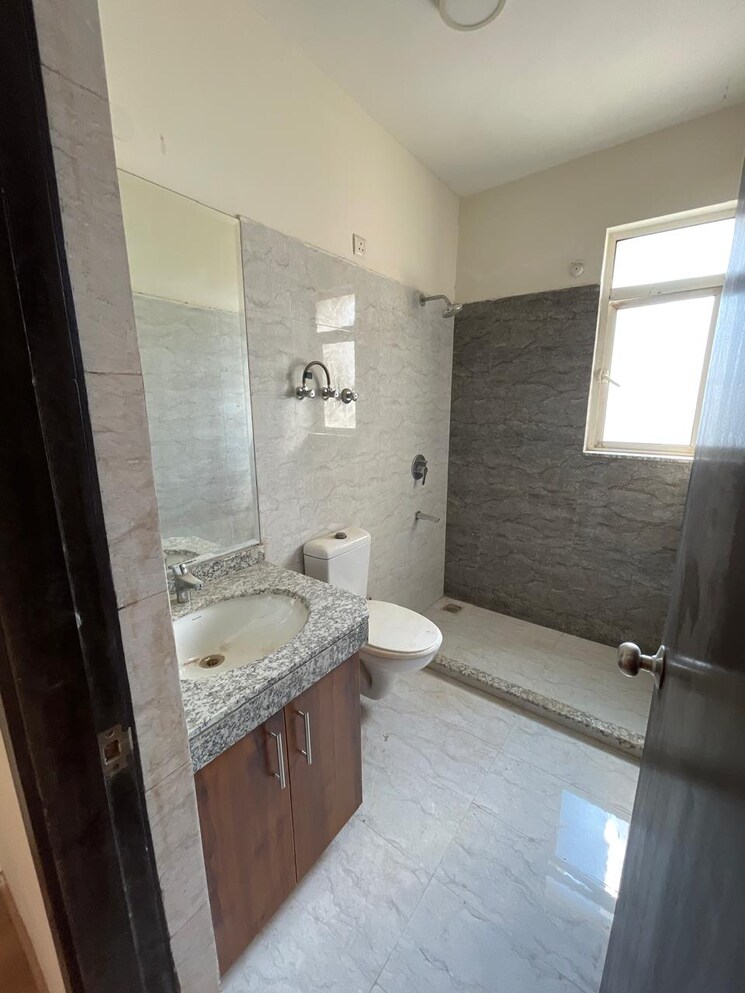 Bathroom, m3m-woodshire 4 Bedroom 2748 Sq.Ft. Apartment In Sector 107 Gurgaon 8600886