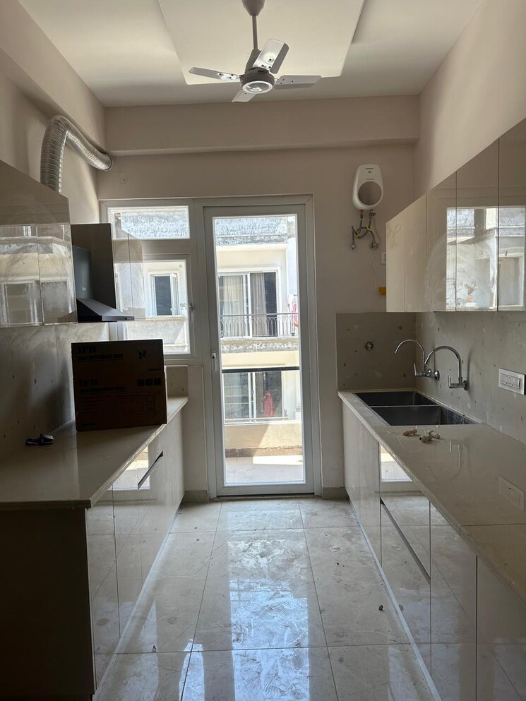 Kitchen, ramgarh bhudda 3 Bedroom 1500 Sq.Ft. Apartment In Ramgarh Bhudda Zirakpur 8600983