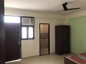 Room in 1 BHK Builder Floor at Sector 40 – for Rent