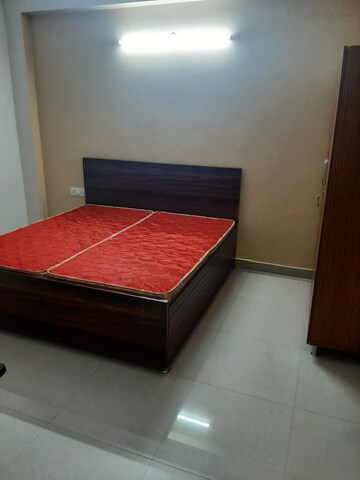 Bedroom in 1 BHK Builder Floor at Sector 40 – for Rent