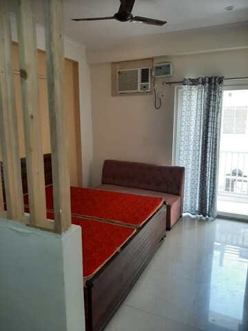 Living Room in 1 BHK Builder Floor at Sector 40 – for Rent