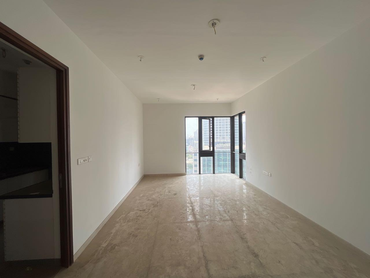 5 BHK + Servant Room Apartment For Rent in Lodha The Park