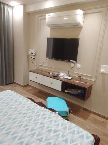 Kitchen in 3 BHK Apartment at Omaxe Royal Residency Faridabad, Sector 79 – for Rent
