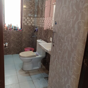 Bathroom in 2 BHK Builder Floor at Sector 47 – for Rent