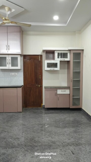 Room in 3 BHK Builder Floor at Begumpet – for Rent