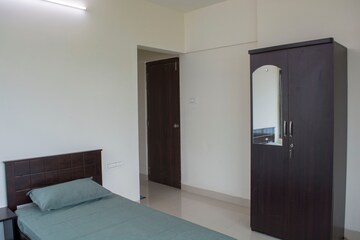 Room in  Pg at Kandivali West – for Rent