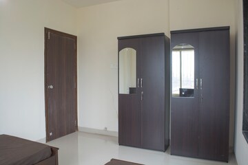  Pg For Rent in Kandivali West