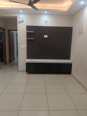 Furnished Amenities in 2 BHK Apartment at Gulshan Bellina, Sector 16 Greater Noida – for Rent