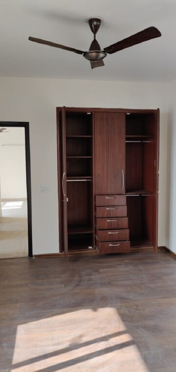 Room in 3 BHK Apartment at Sector 143 – for Sale