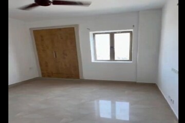 Room in 2 BHK Apartment at Eros Sampoornam, Sector 2 Greater Noida – for Sale