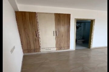 Room in 2 BHK Apartment at Eros Sampoornam, Sector 2 Greater Noida – for Sale