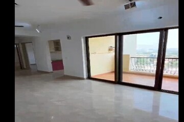 Room in 2 BHK Apartment at Eros Sampoornam, Sector 2 Greater Noida – for Sale