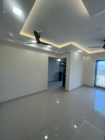 Room in 2 BHK Apartment at KM Horizon Exotica, Haware City – for Rent