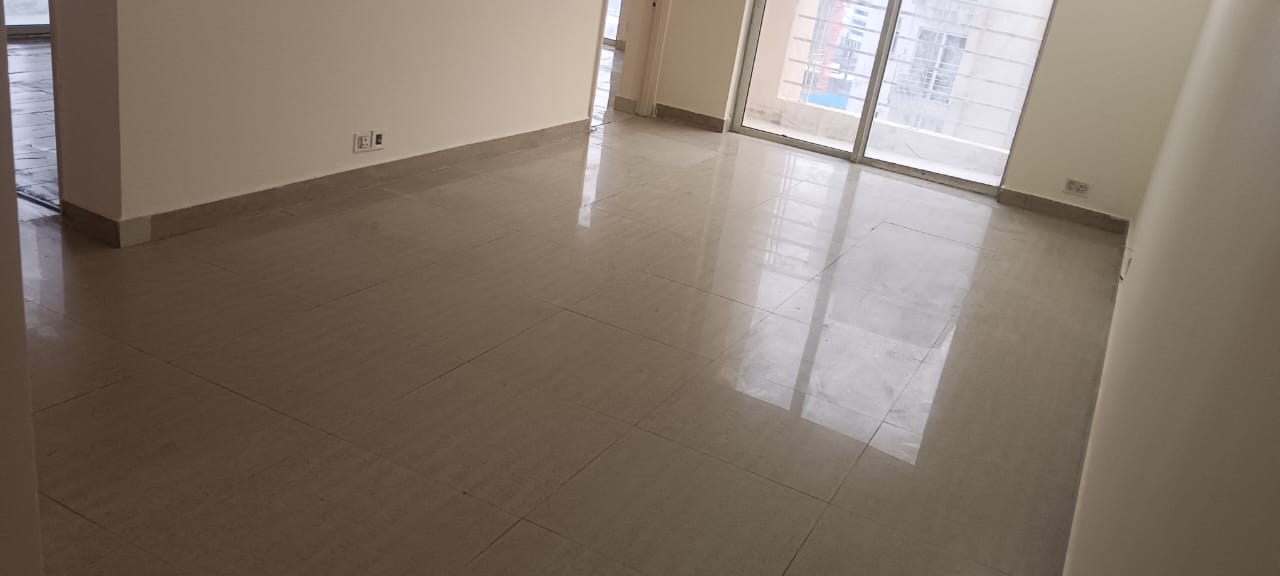 3.5 BHK + Servant Room Apartment For Sale in Paras Tierea