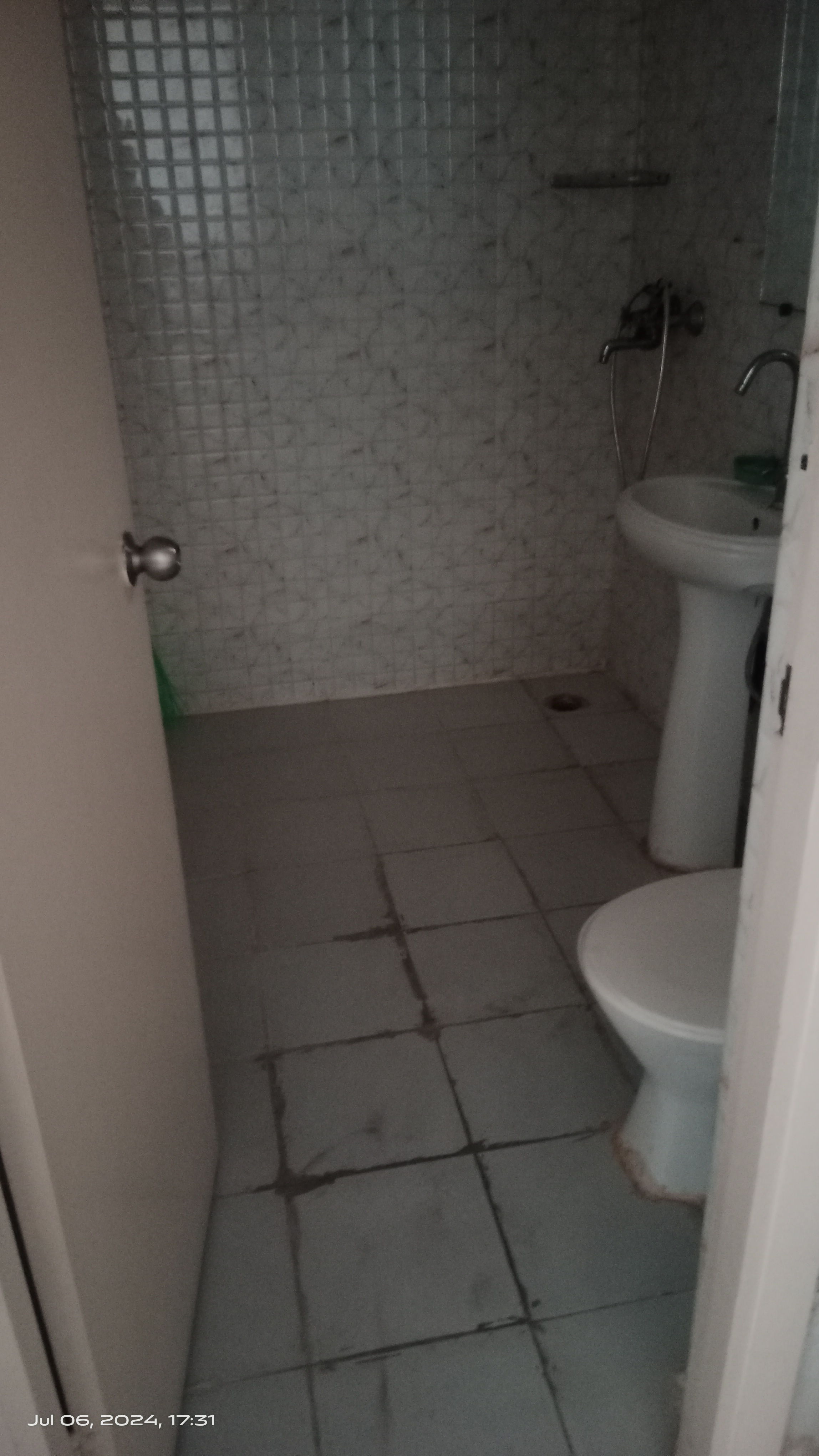 3 BHK + Extra Room Apartment For Sale in Gaur City 1st Avenue