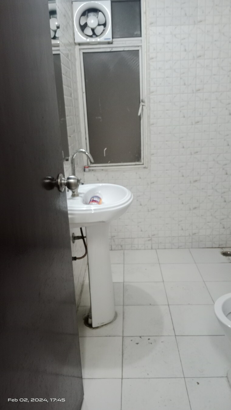 Bathroom, gaur-city-1st-avenue 3 Bedroom 894 Sq.Ft. Apartment In Sector 4 Greater Noida Greater Noida 8601433