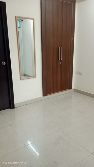 Room in 3 BHK Apartment at Gaur City 1st Avenue, Sector 4 Greater Noida – for Sale