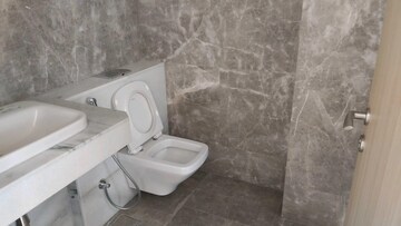 Bathroom in 5 BHK Apartment at Rustomjee Crown, Prabhadevi – for Rent
