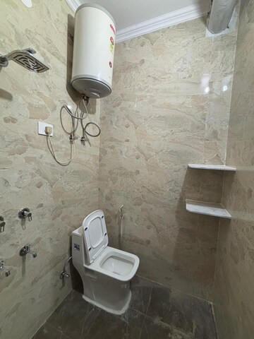 Bathroom in 2 BHK Builder Floor at Sector 46 – for Rent
