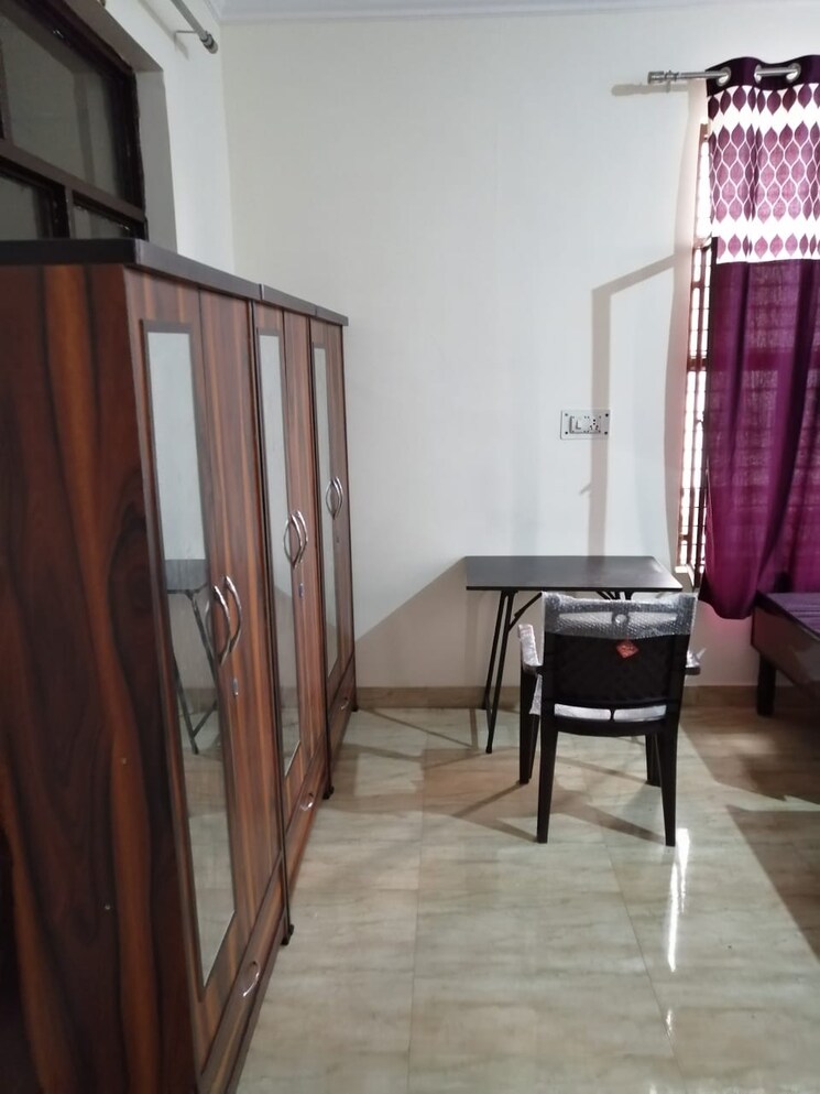 Bedroom, gamma ii greater noida 3 Bedroom 200 Sq.Mt. Independent House In Gamma Ii Greater Noida Greater Noida 8601510