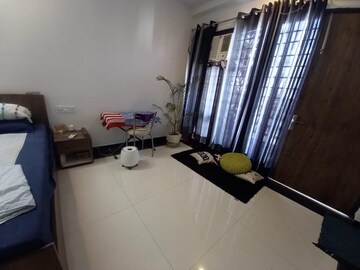 1 BHK Builder Floor For Rent in Sector 45