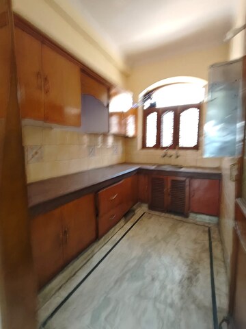 Kitchen in 3 BHK Builder Floor at Sector 40 – for Rent