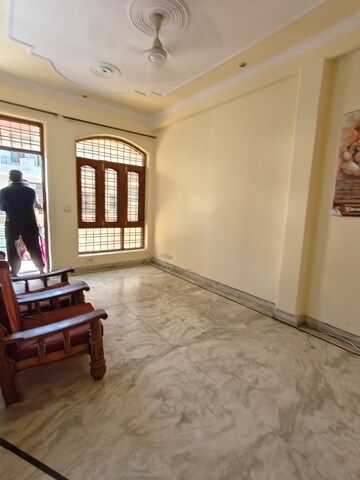 Living Room in 3 BHK Builder Floor at Sector 40 – for Rent