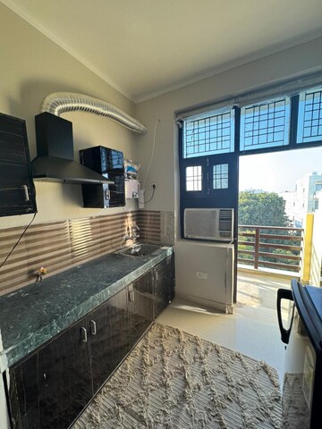 Kitchen in 1 BHK Builder Floor at Sector 40 – for Rent