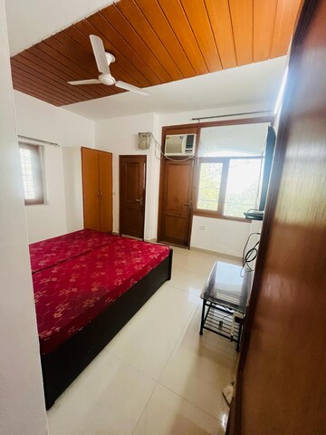 1 BHK Builder Floor For Rent in Ansal Sushant Lok I, Sector 43