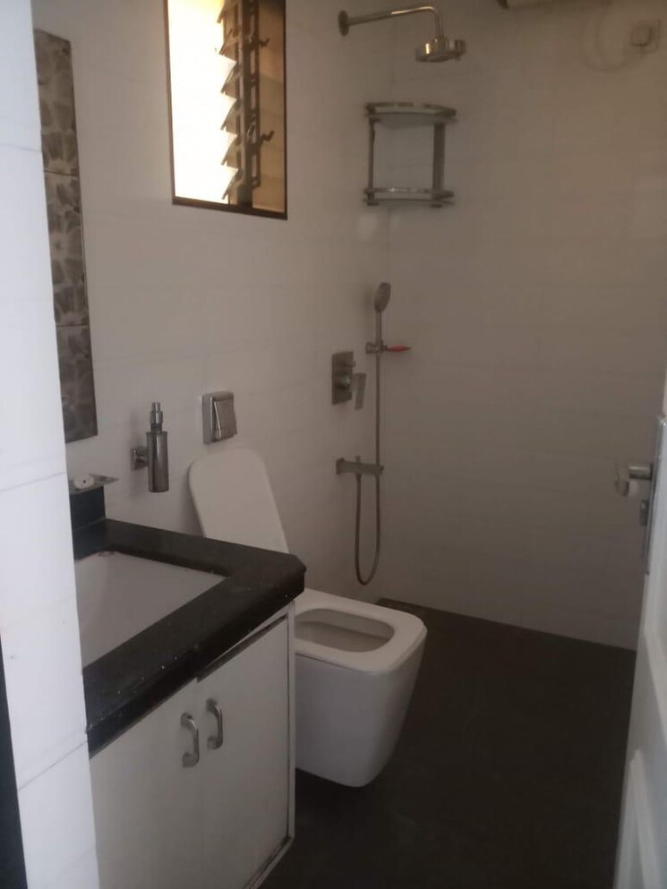 Bathroom, hiranandani-estate-caviana 2 Bedroom 890 Sq.Ft. Apartment In Ghodbunder Road Thane 8601553