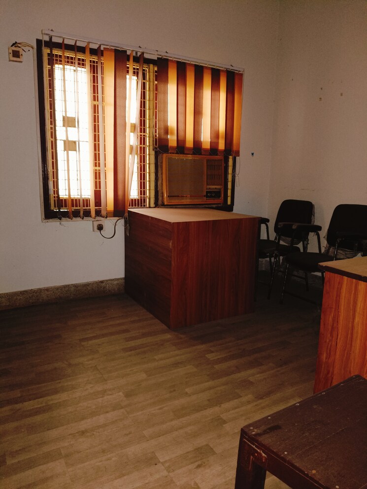 Room, bangur avenue 1 Bedroom 450 Sq.Ft. Apartment In Bangur Avenue Kolkata 8601561